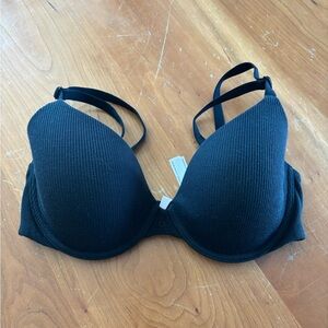 Victoria’s Secret t-shirt lightly lined Bra